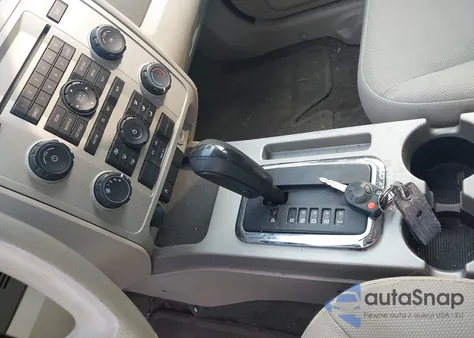 2008 Ford Escape Xlt from USA, damaged, VIN 1FMCU93158KE78212